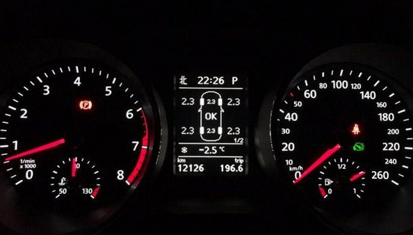 汽車自帶胎壓檢測數(shù)值