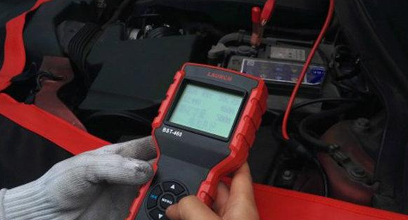 汽車電瓶檢測儀的使用
