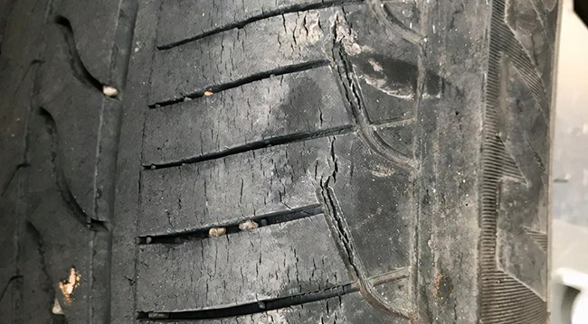 輪胎老化、裂紋-車長久停放-車輛輪胎檢測